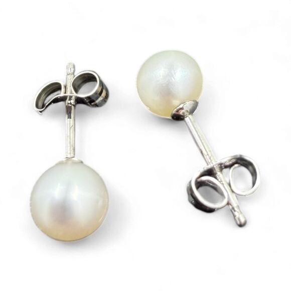 Cultured Freshwater Pearl Stud Earrings 925 Sterling Silver Butterfly Backs - Picture 1 of 4